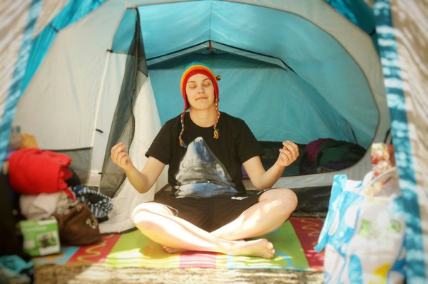 Comment organiser un camping pour pratiquer le yoga en pleine nature ?